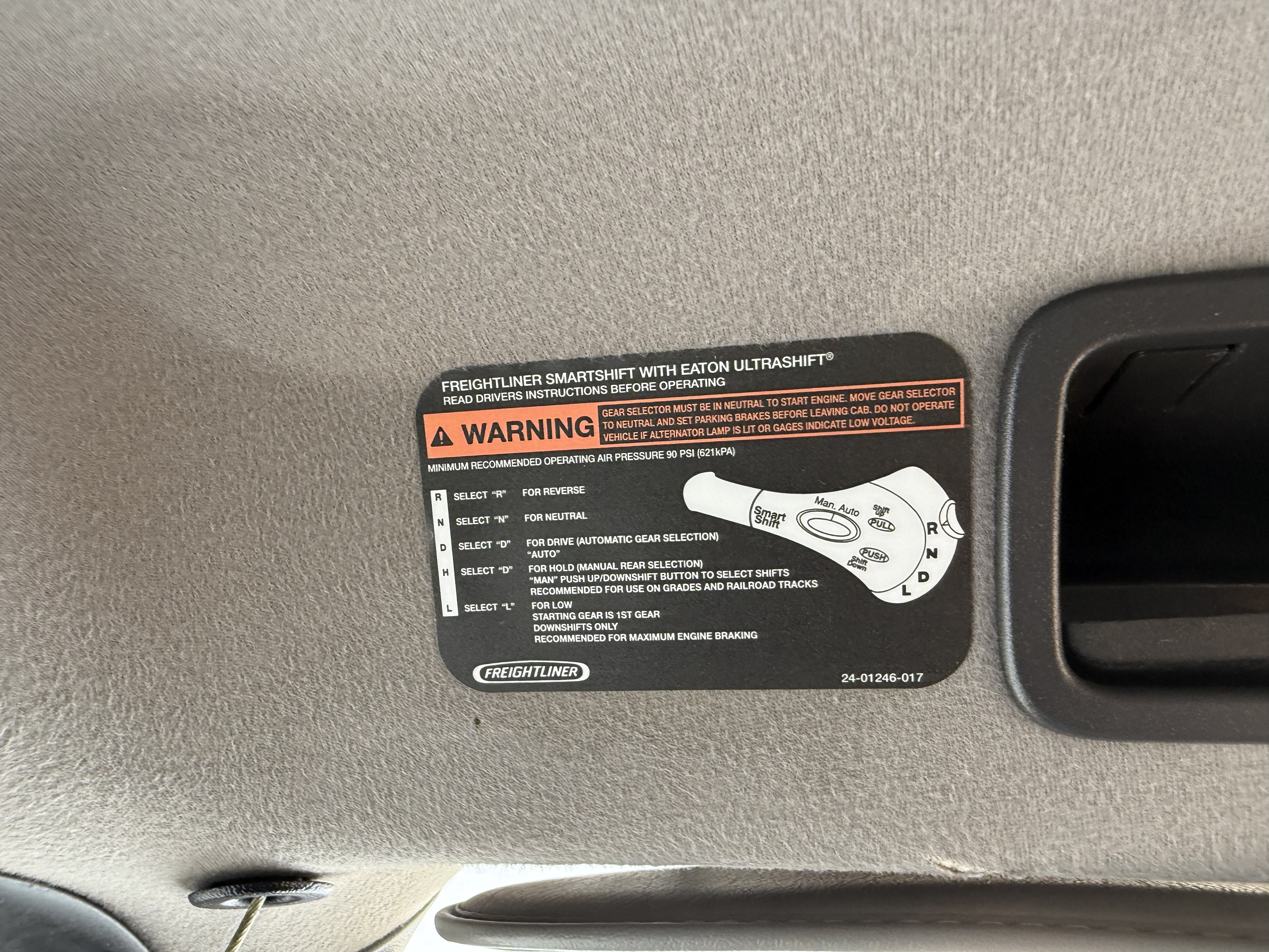 2015 FREIGHTLINER Business Class N2 106 - Image 22